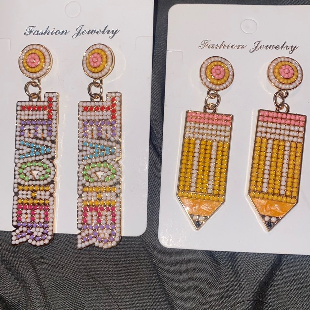 New! Teacher earrings! Comes with both pair!🚌